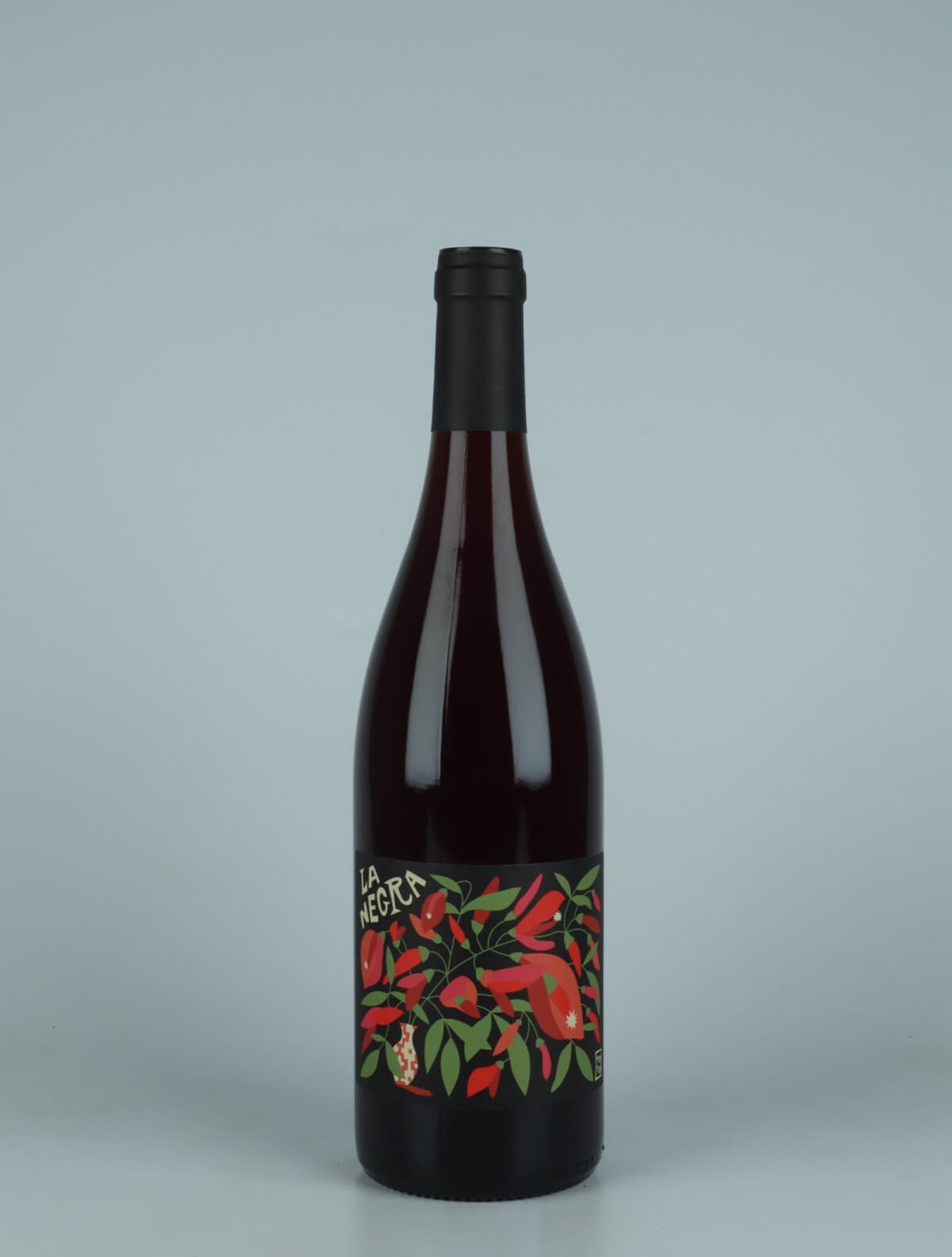 A bottle 2023 La Negra Red wine from Domaine Yoyo, Rousillon in France